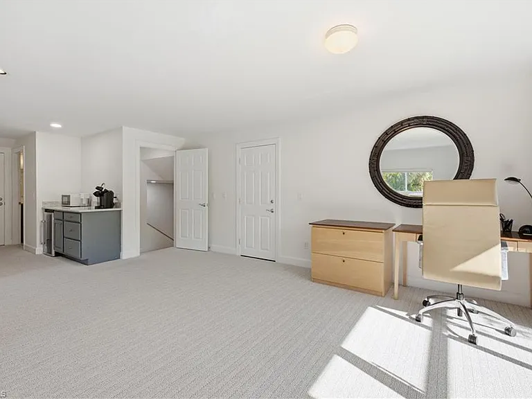 27231 Lakeway Ct — Photo 31