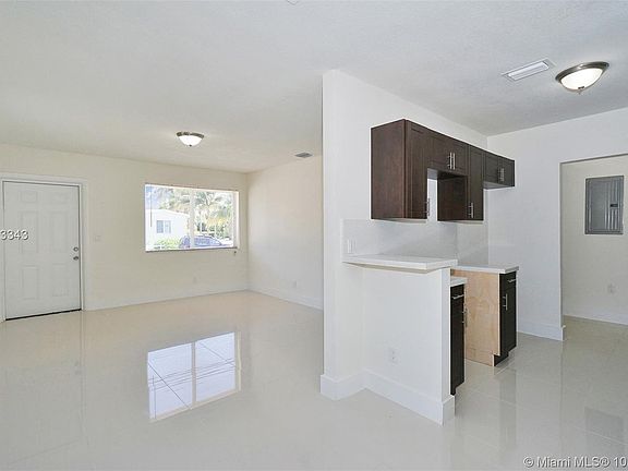 3rd image of 15590 NE 9th Ave