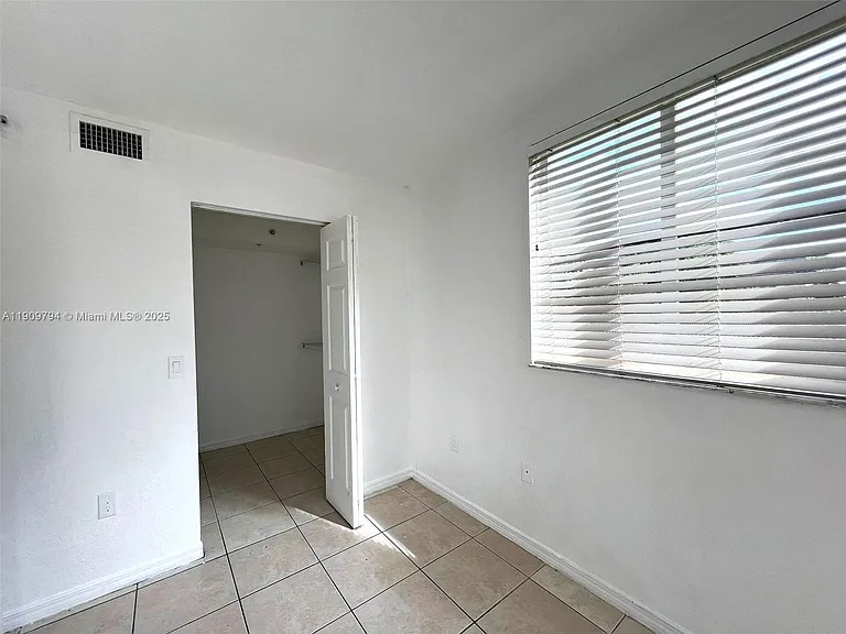 13820 NE 3rd Ct #109 — Photo 7