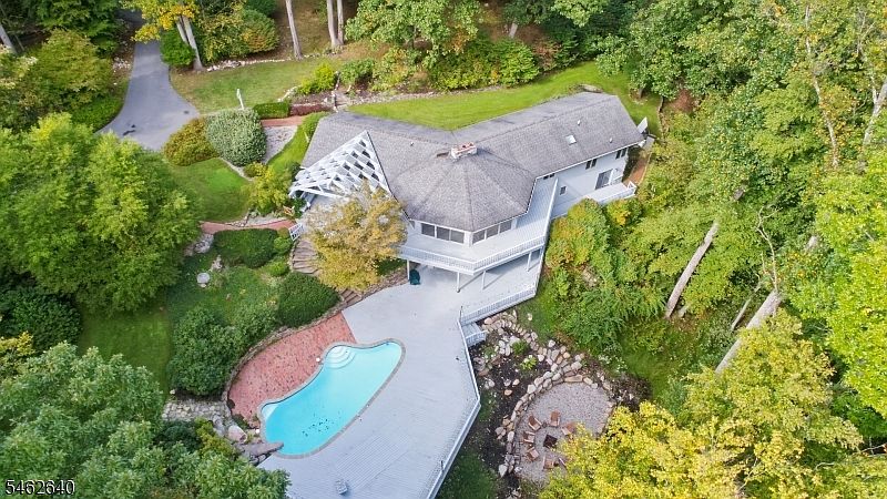 1st image of 107 Mohican Rd