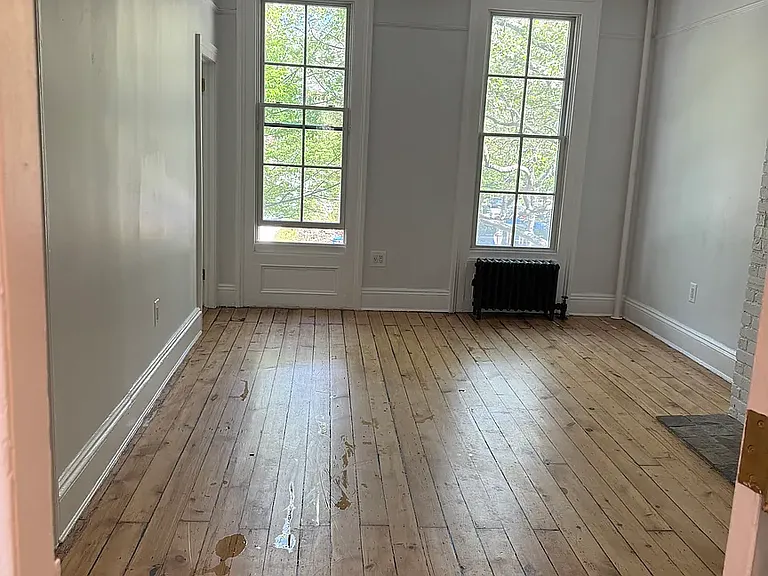 164 Hall St #3 — Photo 3