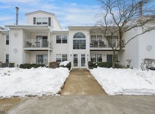 51 Crestview Ln, Mount Arlington, NJ