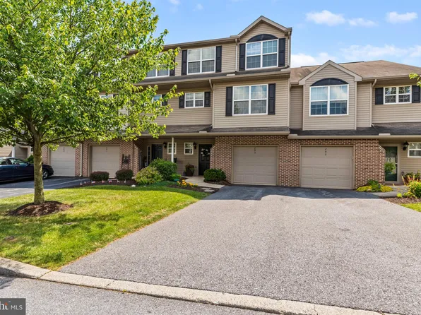 293 Thrush Dr, Hummelstown, PA 17036