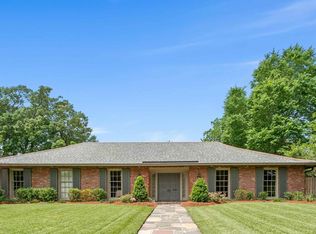 1932 Country Club Dr, Baton Rouge, LA 70808