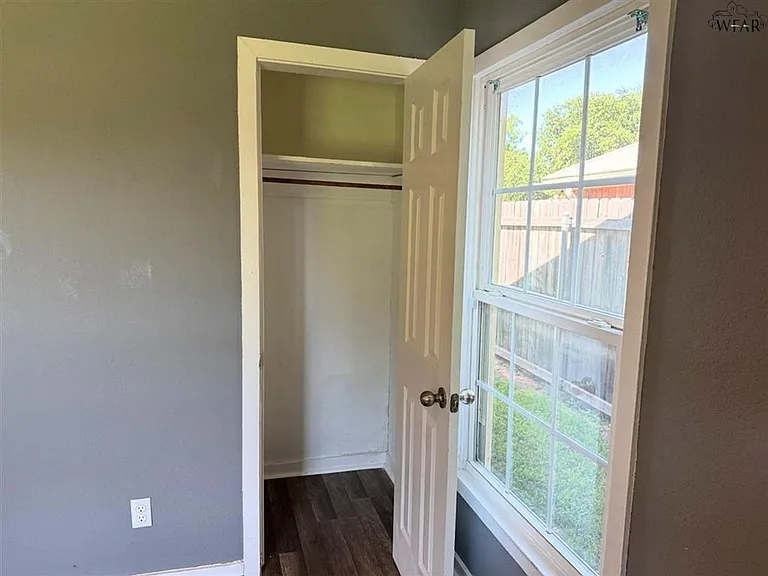 2949 Cunningham Dr — Photo 22