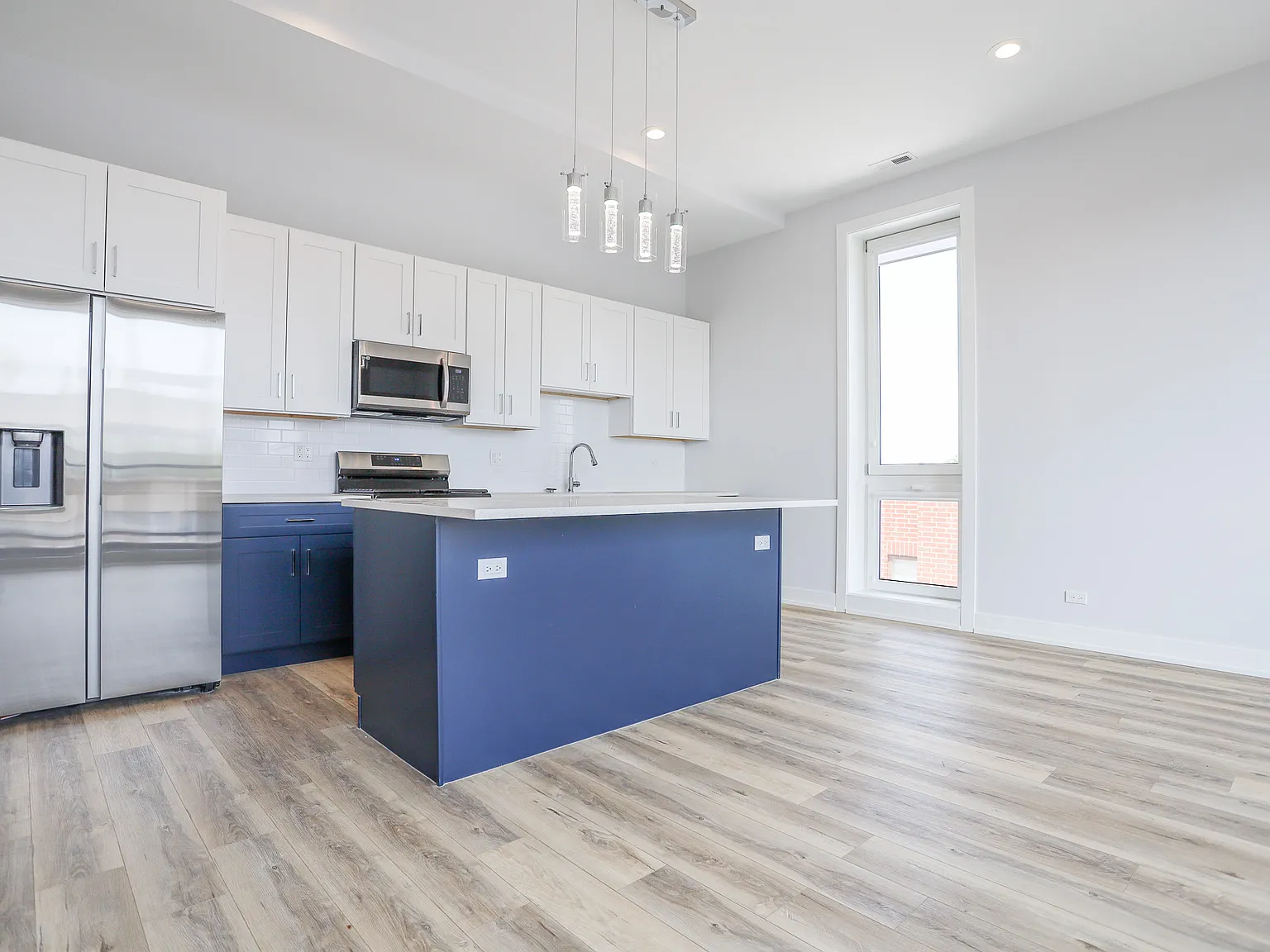 2 bed, $3,400 — Photo 2