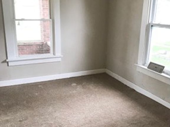 2nd image of 1314 N Cherry St