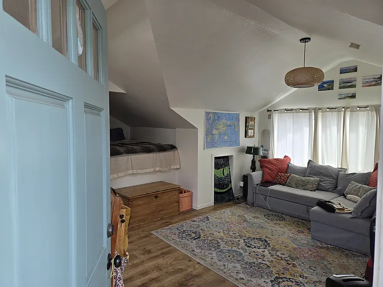 609 Columbia St #B — Photo 2