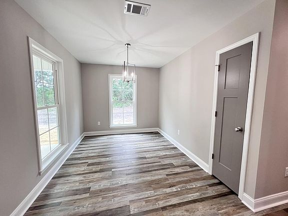 3rd image of 81 Chase Cir