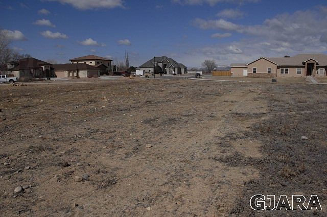 1st image of 2633 New Orchard Ct