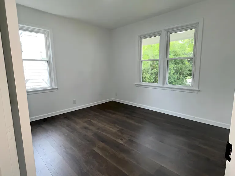 650 Norton Ave — Photo 9