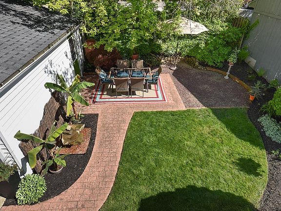 3rd image of 20585 Morewood Pkwy