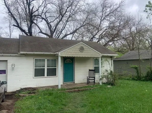 200 W 83rd Ter, Kansas City, MO 64114