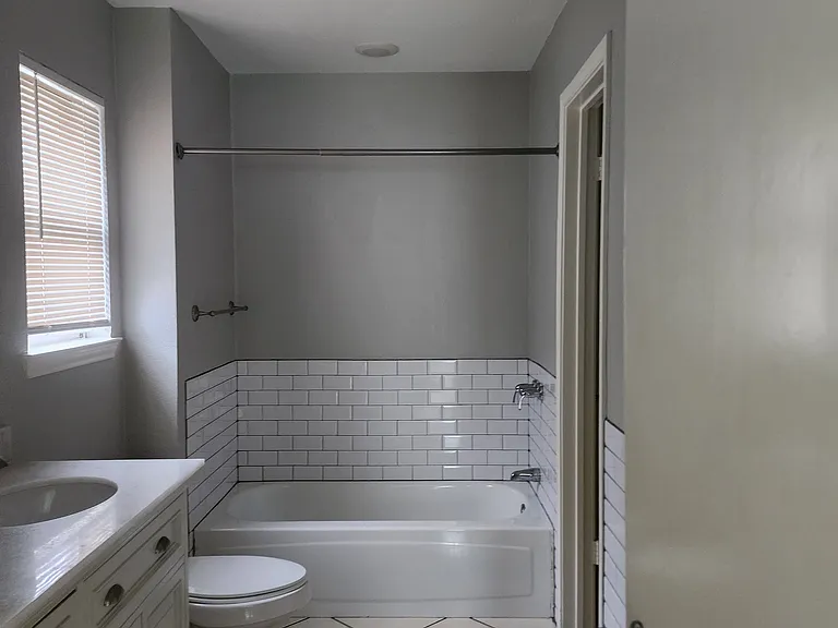 7904 Whitewater Ct — Photo 8