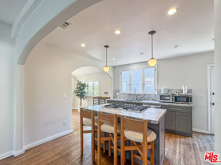 345 Westbourne Dr — Photo 14