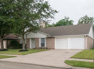 2506 Tall Ships Dr, Friendswood, TX 77546