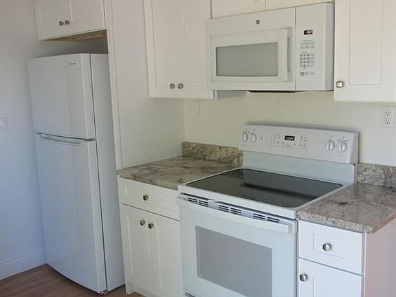 3rd image of 607 SW Seagull Ter
