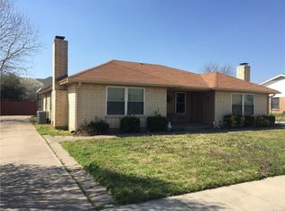 7009 Crosstimbers Ln, North Richland Hills, TX 76182