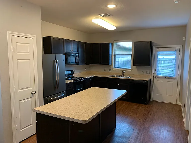 17038 Wilthorne Gardens Ct — Photo 6