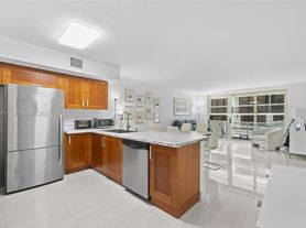 9499 Collins Ave