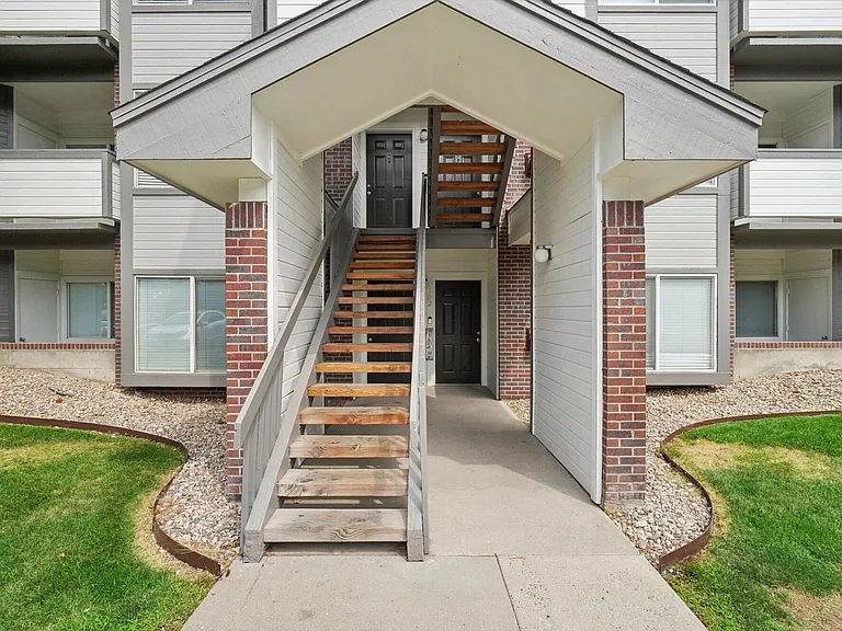Pinecone Apartments — Photo 43