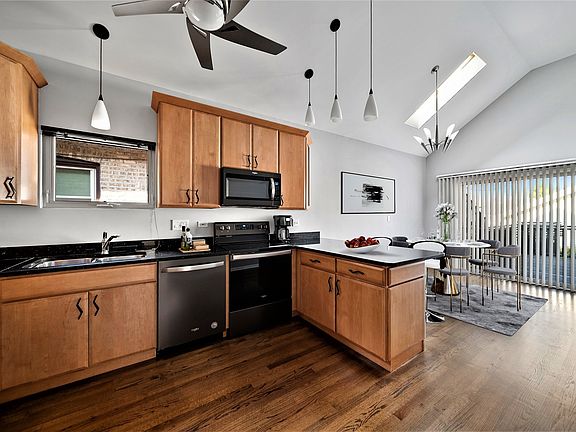 5th image of 4563 N Moody Ave