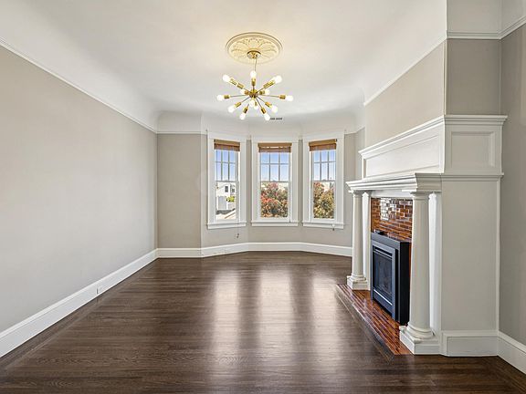 3rd image of 3565 Sacramento St