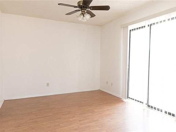 4th image of 1805 W Spring Creek Pkwy #1