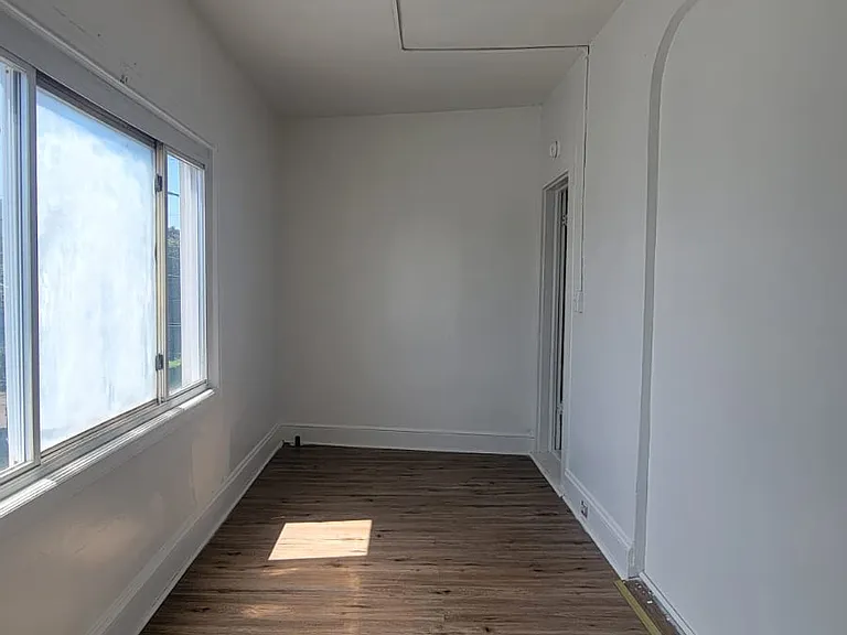 400 W Market St #3 — Photo 18