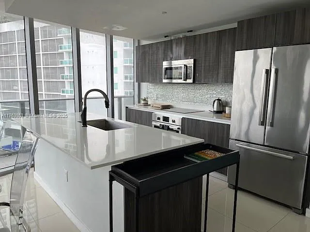 488 NE 18th St #517 — Photo 13