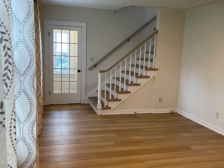 884 Orlando Ave SE — Photo 5
