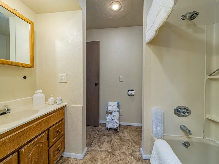 1301 Rood Ave #2 — Photo 13
