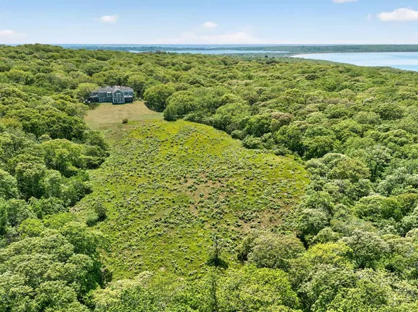 49 Gosnolds Way, Chilmark, MA 02535