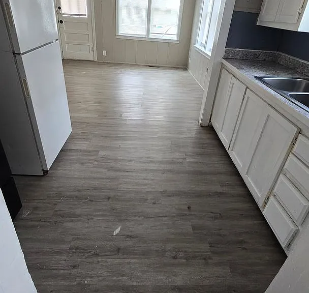910 S Jackson Ave — Photo 6