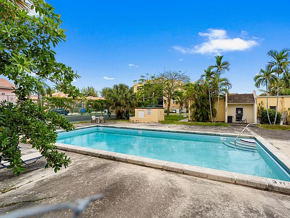 3rd image of 8039 Lake Drive #205
