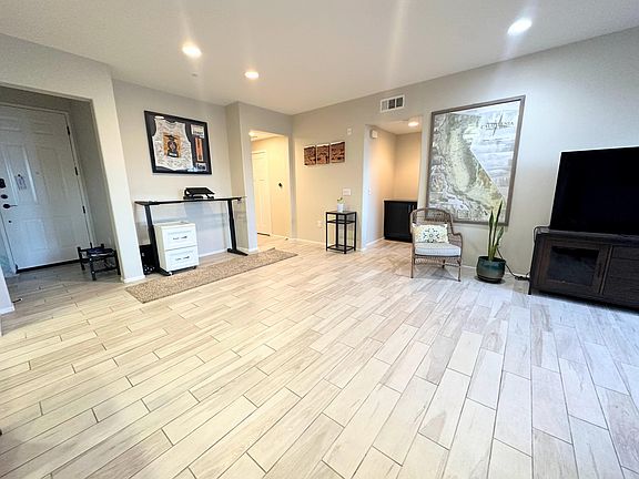 5th image of 510 S Anaheim Blvd Unit 8