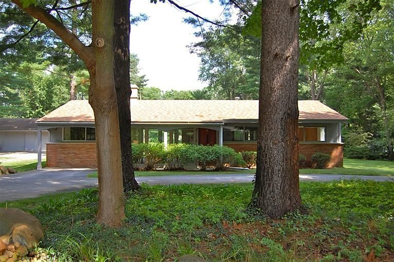 1st image of 3340 Woodlea Dr