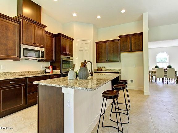 4th image of 351 Stone Creek Cir