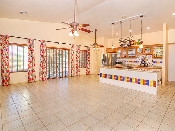 Bright very open floor plan