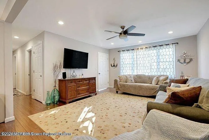 3 bed, 1778 sqft, $2,000 — Photo 3