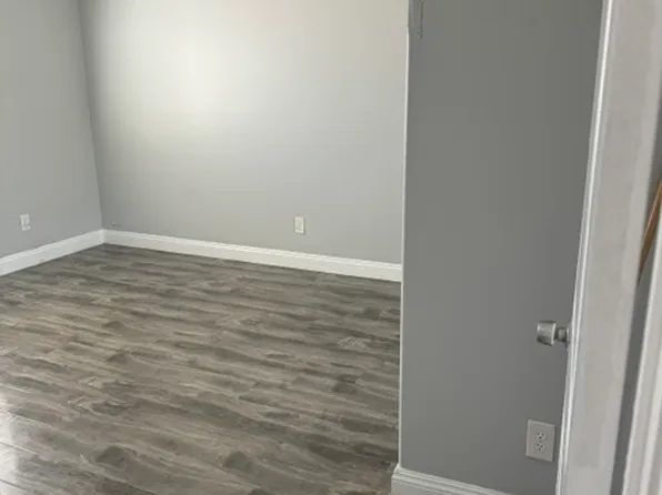 9409 S San Pedro St, Los Angeles, CA 90003