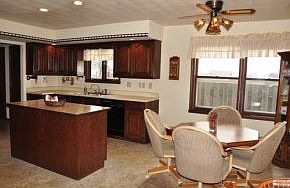 3rd image of 680 Margeo Dr