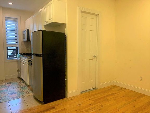 3rd image of 310 E 74th St APT 4j
