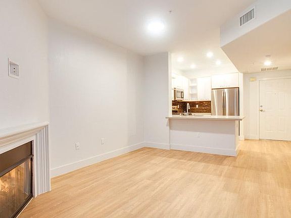 4th image of 344 Hauser Blvd #1-125