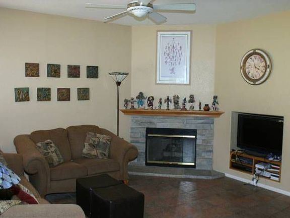 Family Room w/ Fireplace