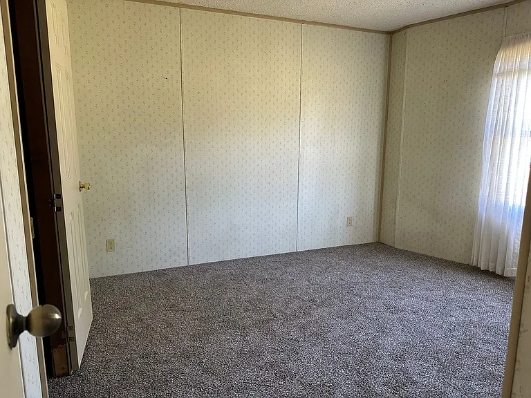 1112 S Broadway Ave — Photo 2