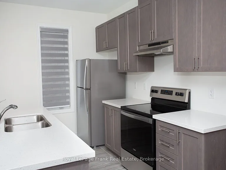 5 Hennessey Cres — Photo 18