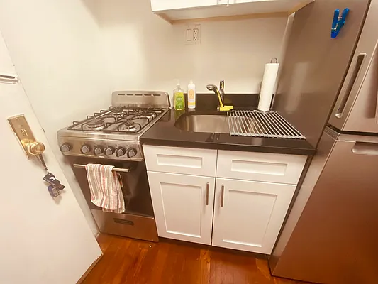 Rented by Bond New York | media 14