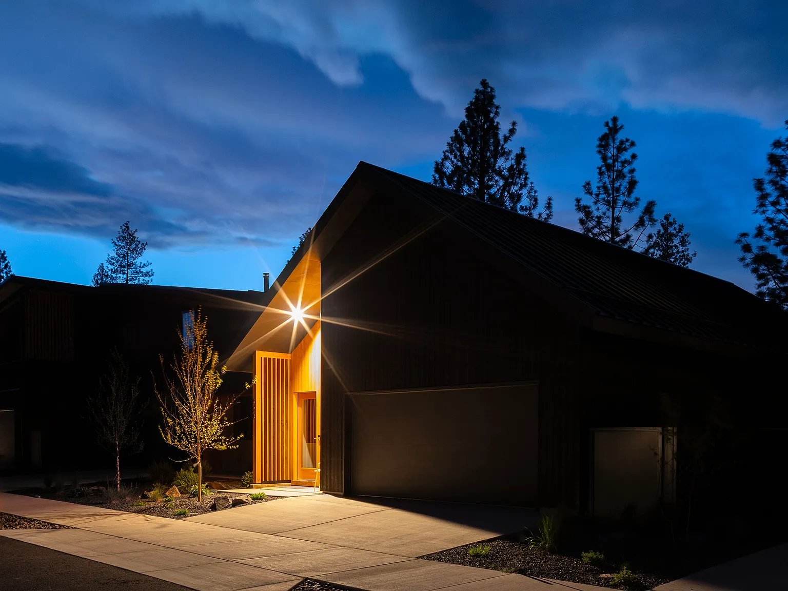 528 W Elder Way — Photo 4