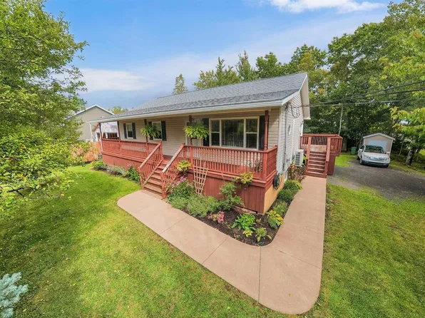 39 Westview Dr, Pictou, NS B2H 5C6